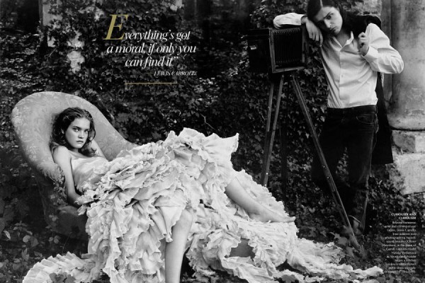 Alice In Wonderland Fashion Editorial by Annie Leibovitz for Vogue US 