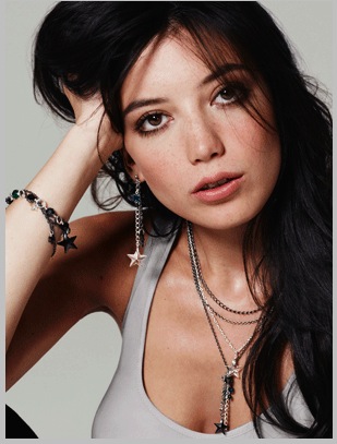  another celebrity to create some more funky jewelry Model Daisy Lowe 