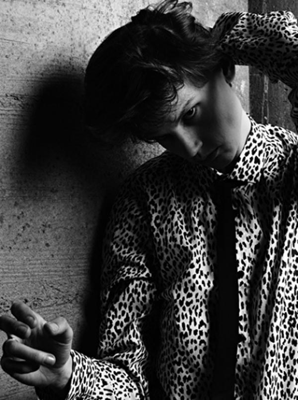 HEDI SLIMANE YVES SAINT LAURENT ポスター Hedi Slimane presents his debut Saint Laurent collection at