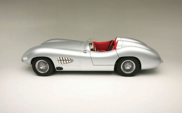 1957-aston-martin-dbr2-with-modern-technology-2