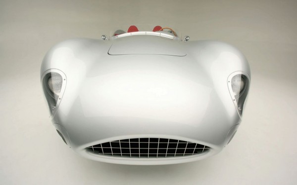 1957-aston-martin-dbr2-with-modern-technology-3