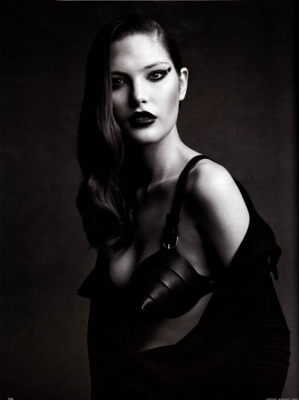 femme-fatale-by-patrcik-demarchelier-10