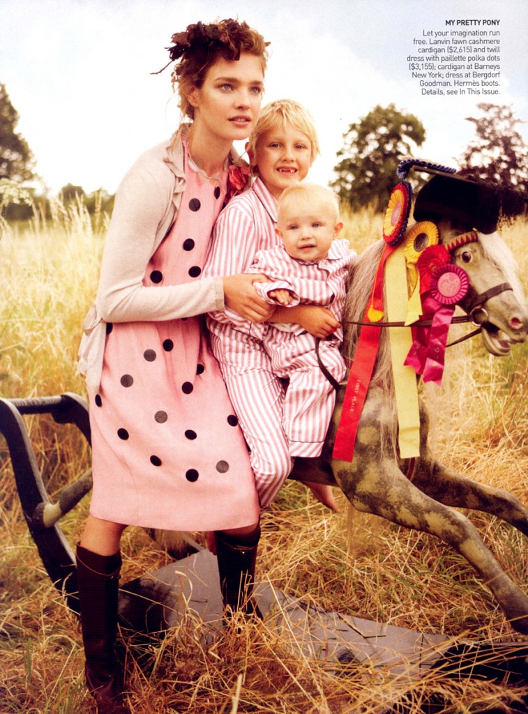 natalia-vodianova-her-family-by-mario-testino-for-vogue-us-10