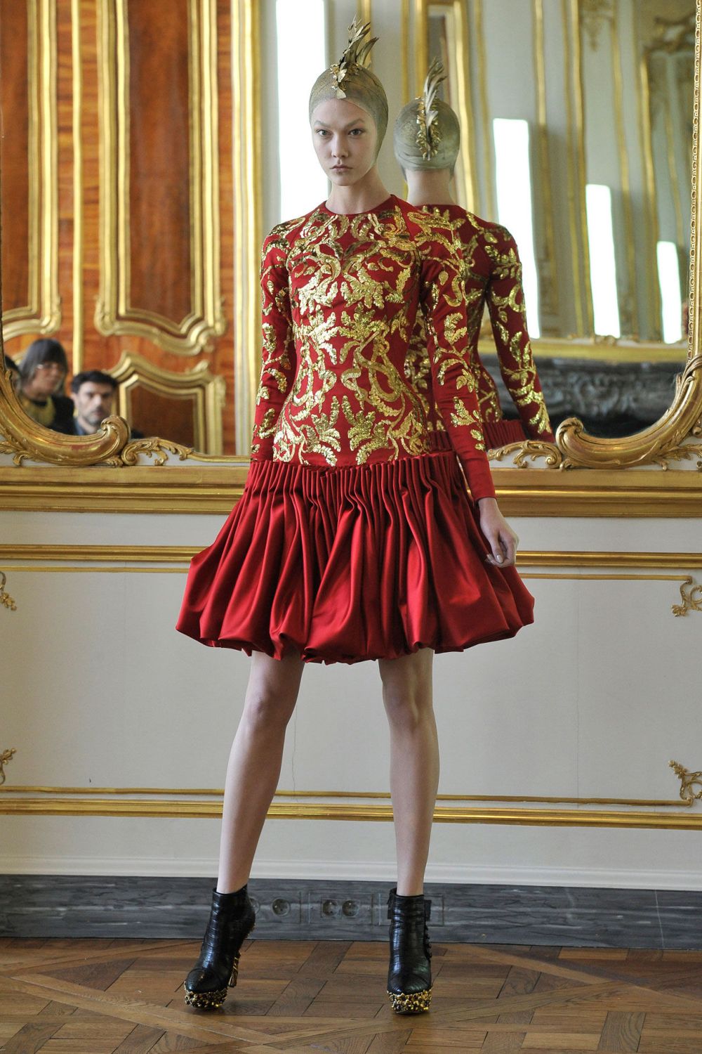 Alexander McQueen Fall 2010/2011 Presentation