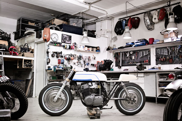 wrenchmonkees-custom-bikes_garage