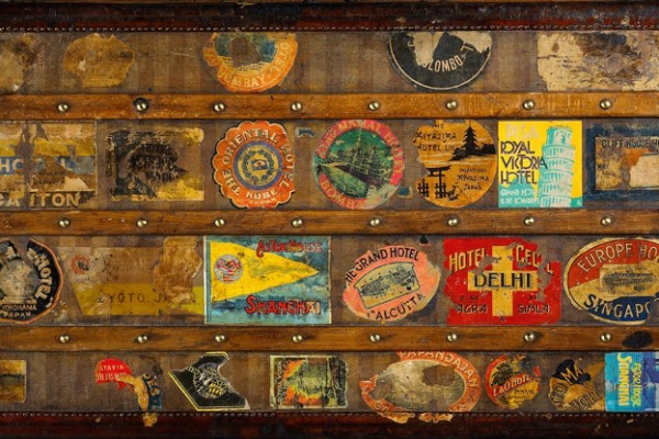 Louis Vuitton: 100 Legendary Trunks - English Version - - Art of Living -  Books and Stationery