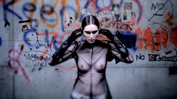 double-identity-karolina-zmarlak-fw-2011_4