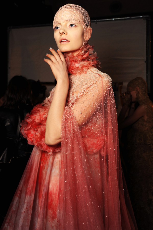 alexander-mcqueen-ss2012-backstage-2