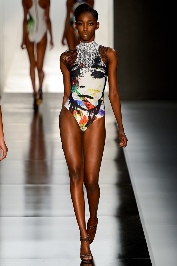 desfile lenny fashionrio verao