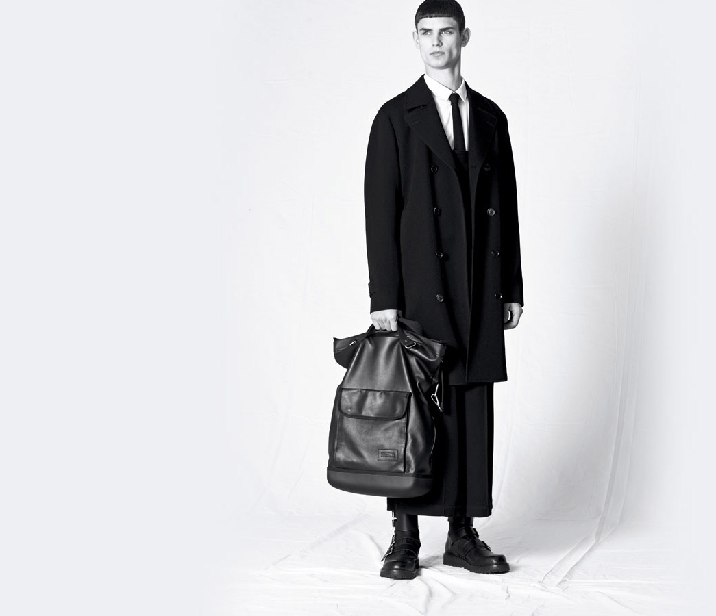 EASTPAK by KRISVANASSCHE ブラック-