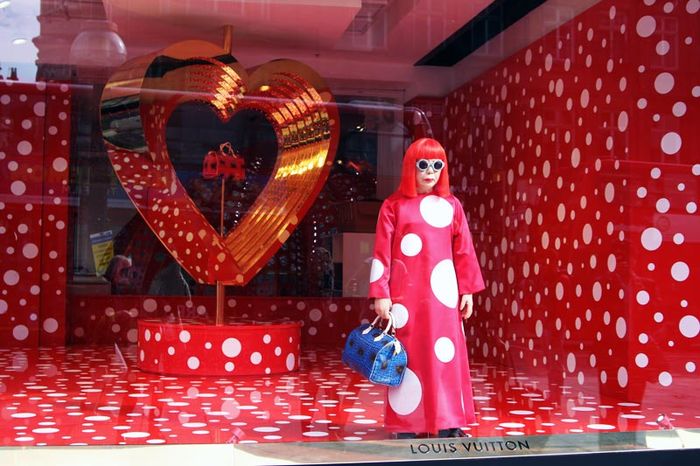 Yayoi Kusama window display for Louis Vuitton in Selfridges, London Stock  Photo - Alamy