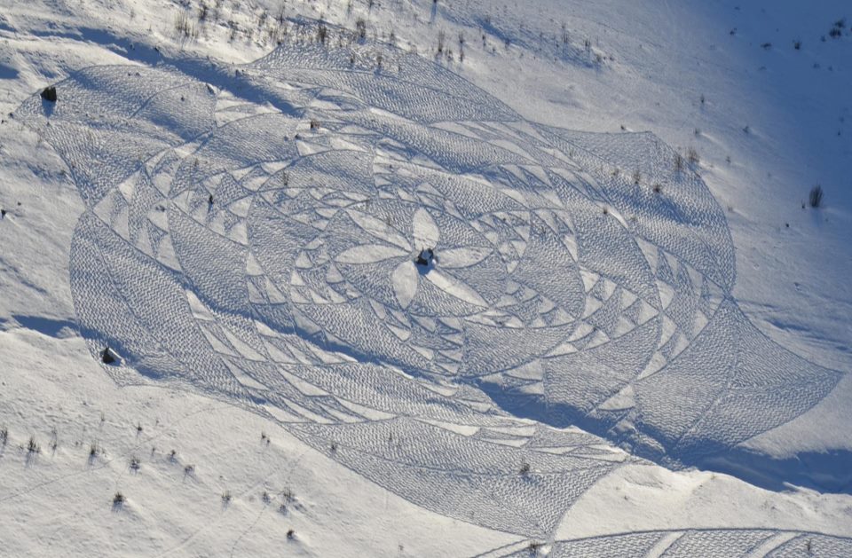 simon beck snow art