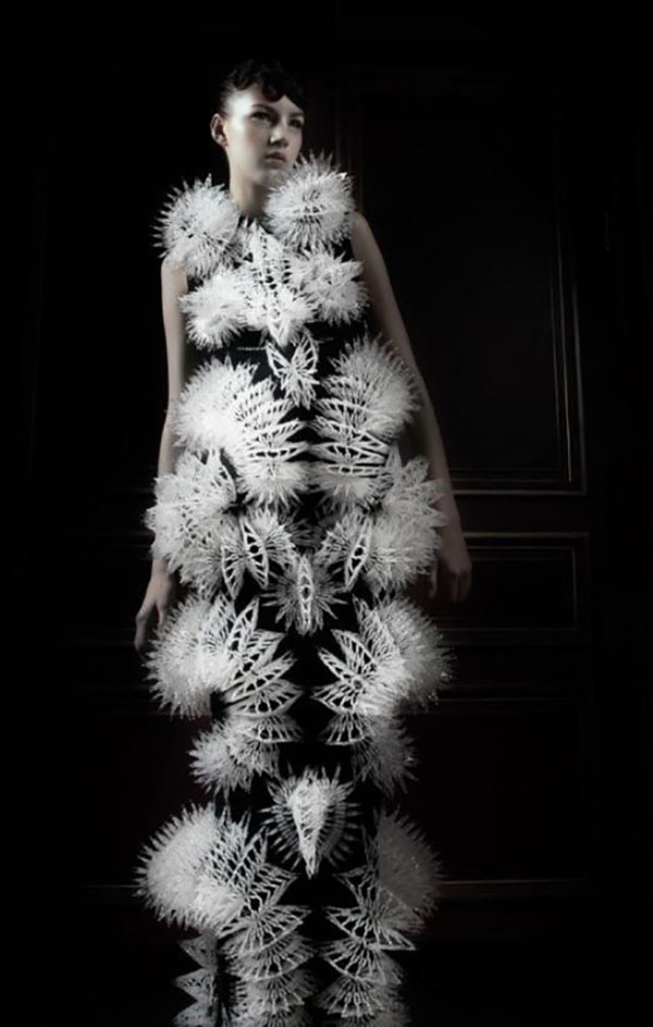 Voltage Haute couture_Philip Beesley_