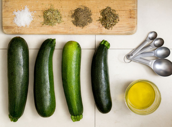 Baked Rosemary and Basil Zucchini Chips