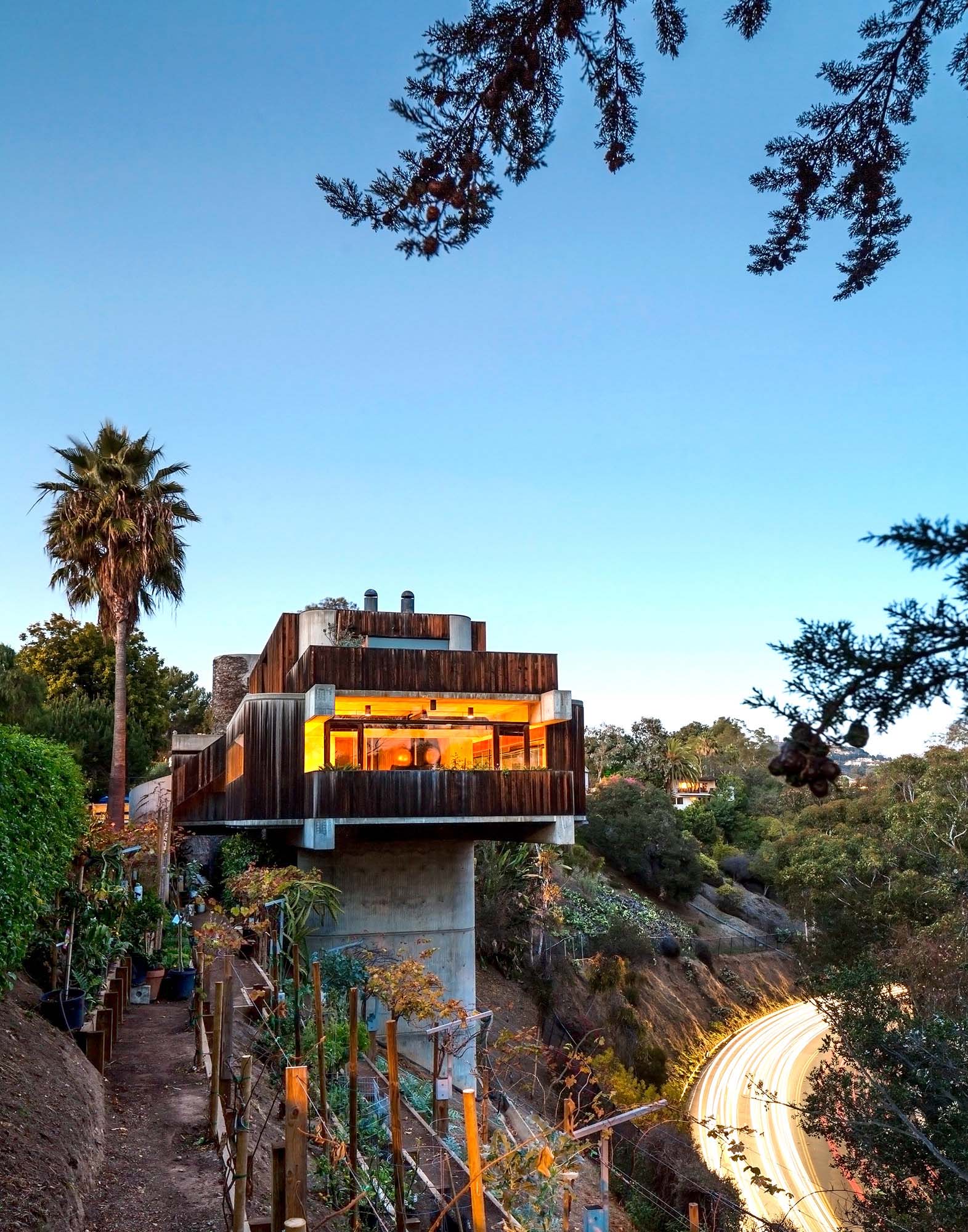 landmark-home-in-pacific-palisades