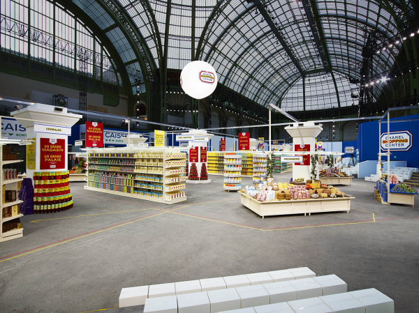 chanel shopping centerpictures by Olivier Saillant