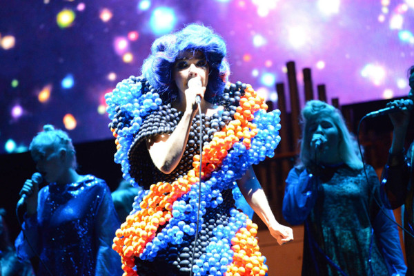 daisy balloon dress bjork