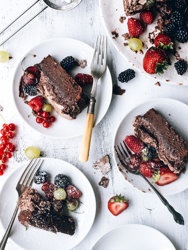 Chocolate Meringue Cake with Fresh Berries