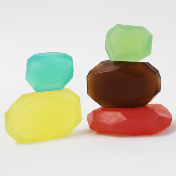 PELLE_sopa stones
