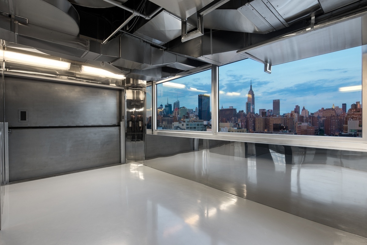 Sky Garage Penthouse at 200 11th Avenue [New York] - Penthouse Garage Outdoor Spaces