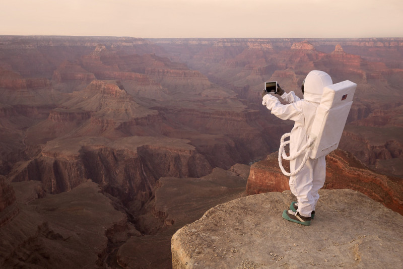 Julien Mauve Greetings From Mars