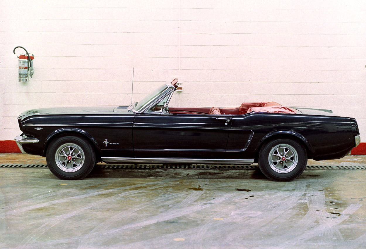Ford Mustang convertible neg CN