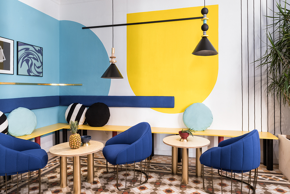 valencia lounge hostel interior design by masquespacio