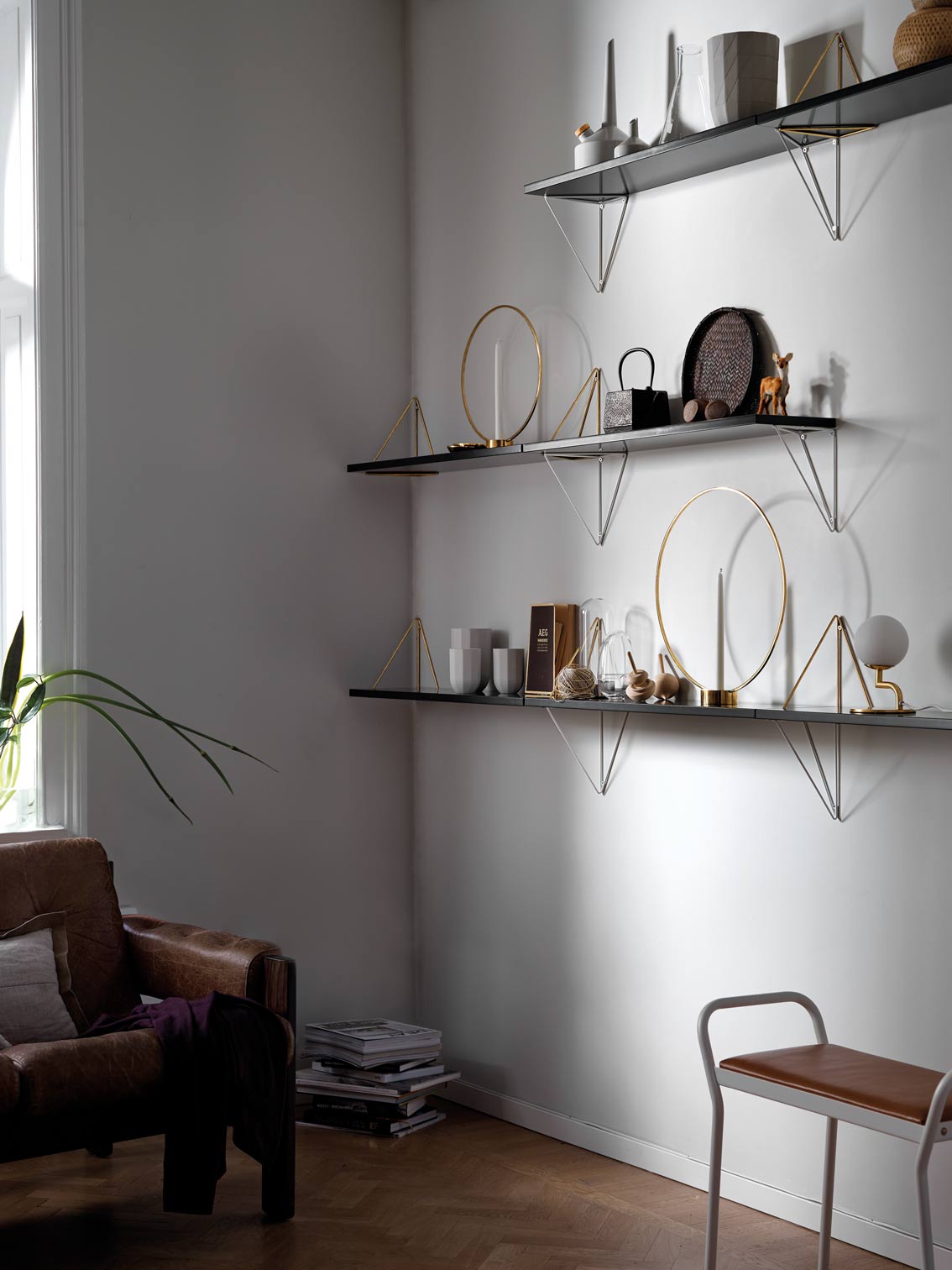 Pythagoras is a Fun New Shelving System