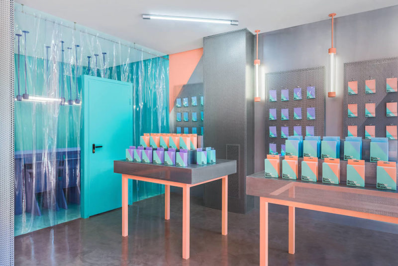 doctor manzana graphic store by masquespacio