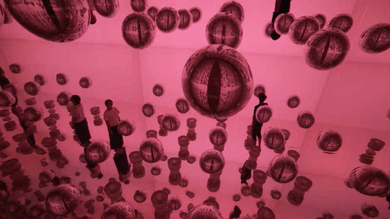 Floating Mirror Balloons at Reborn Art Festival_
