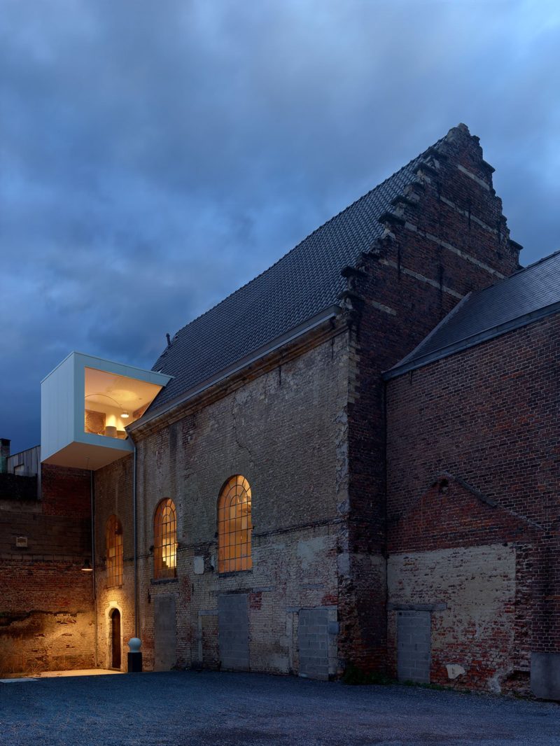 klaarchitectuur studio waterdog church project