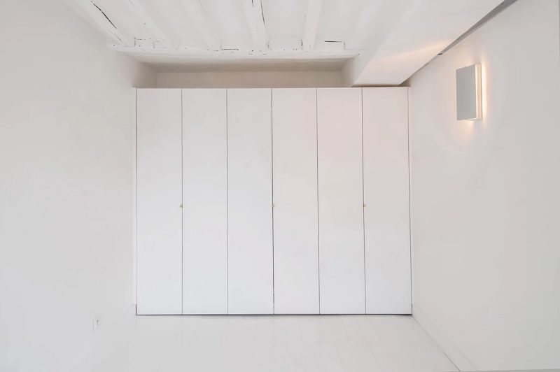 les enfants rouges minimalist micro apartment paris