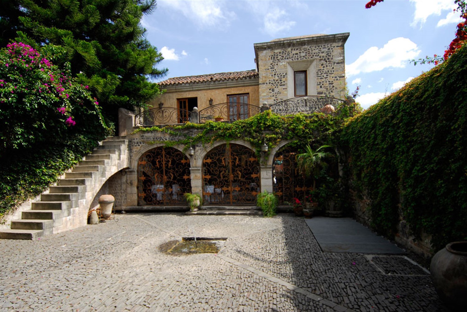 Panza verde hotel antigua terrace