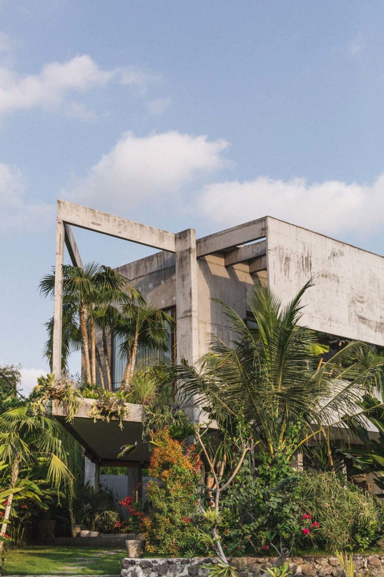 brutalist tropical home patisandhika daniel mitchell bali