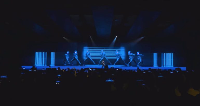 m r n a a v dance performance video mapping