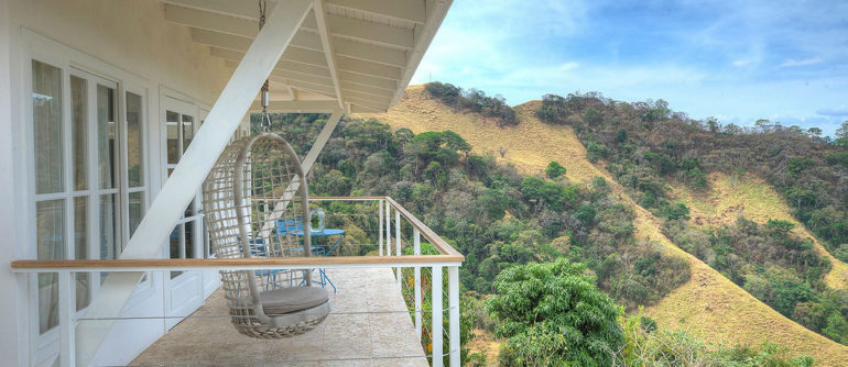 wellness retreat on a quartz mountain in costa rica