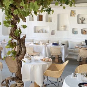 Jacquemus restaurant oursin paris scaled