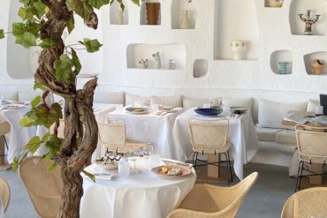 Jacquemus restaurant oursin paris scaled