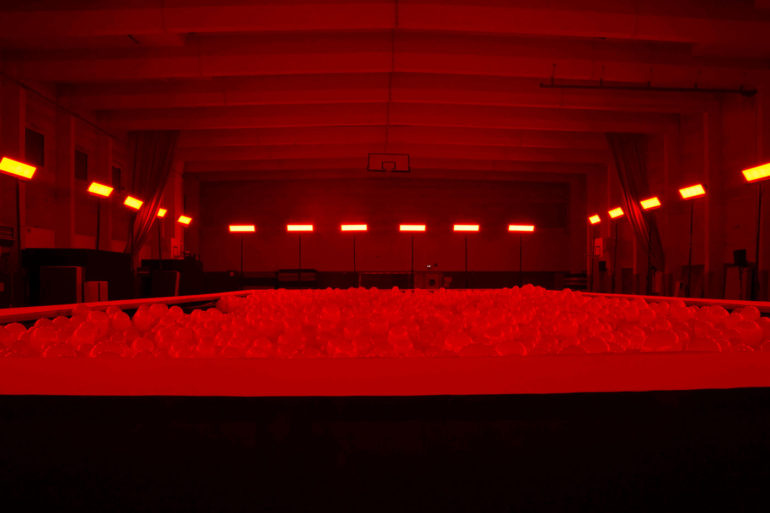A dialogue between the visitor and space by Dennis vanderbroeck