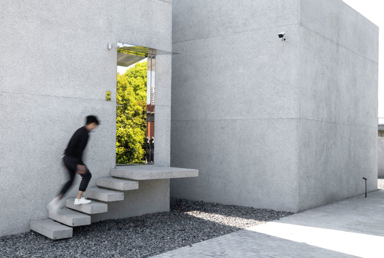 A Brutalist Office for PSLAB London New Offices