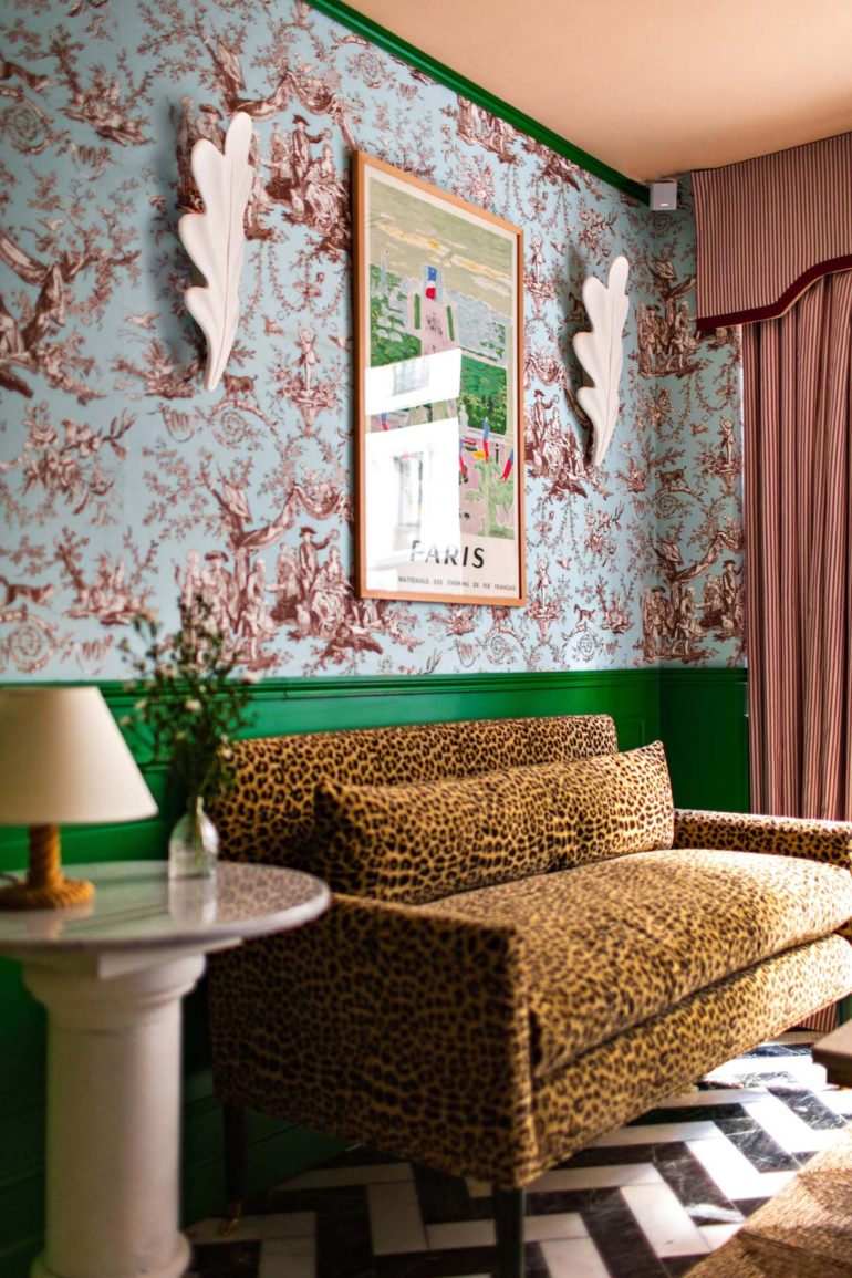 Hotel Les Deux Gares, A Parisian Time Travel Experience