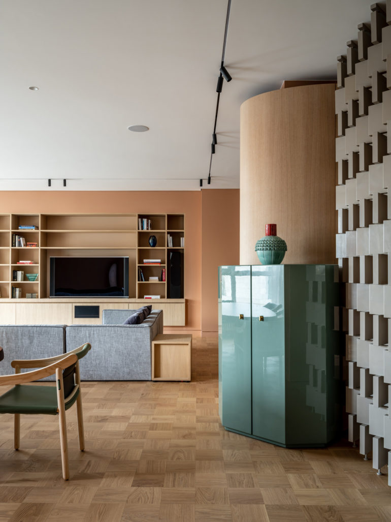 moscow apartment agnes rudzite 4 70s-themed apartment by Agnes Rudzite