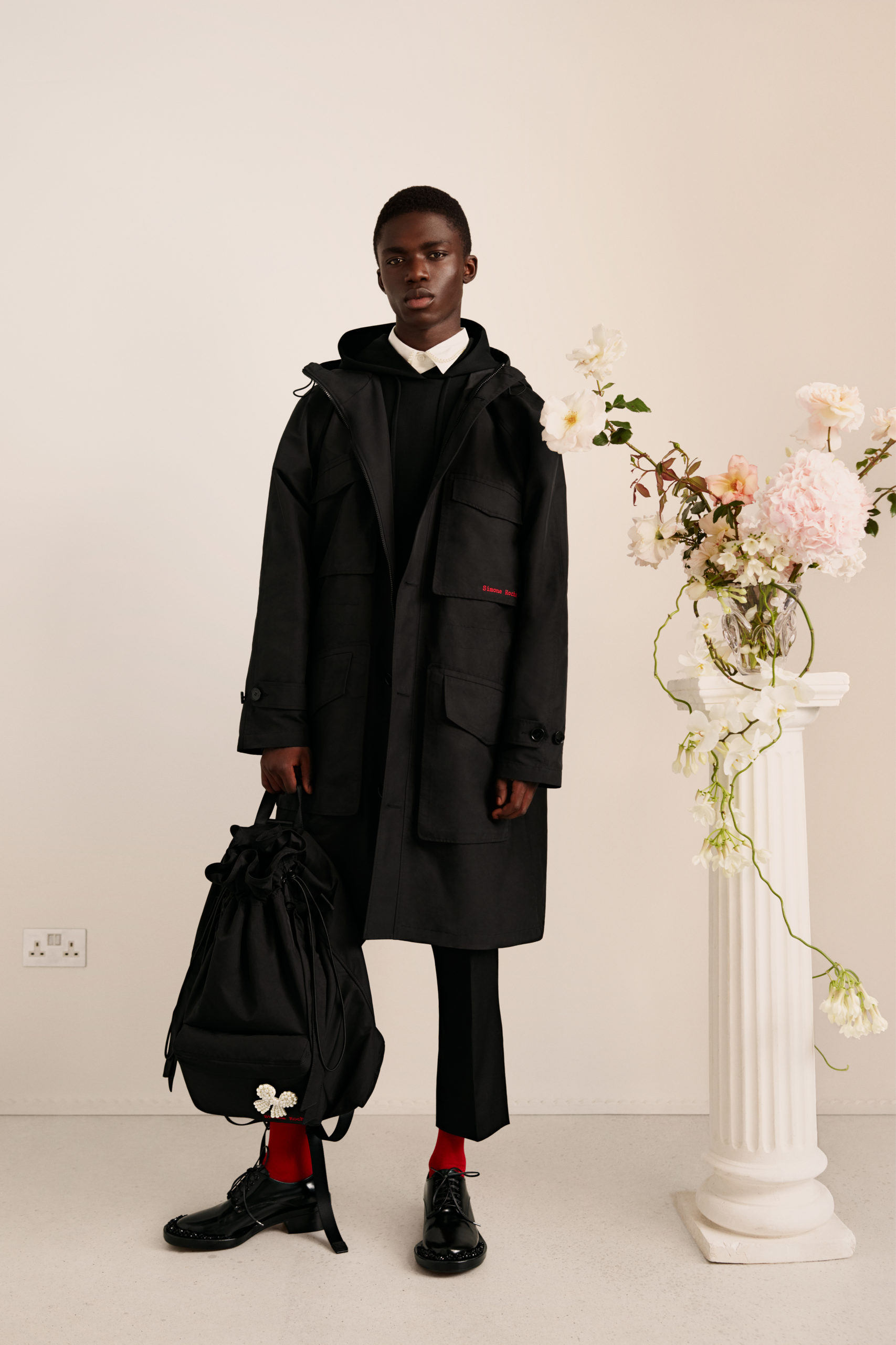 6091 pearl 0.67 photo album 1000x1500 lb 300 33 Introducing Simone Rocha’s Whimsical H&M Collaboration
