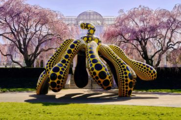 Yayoi Kusama’s ‘Cosmic Nature’ Dots a Bronx Garden