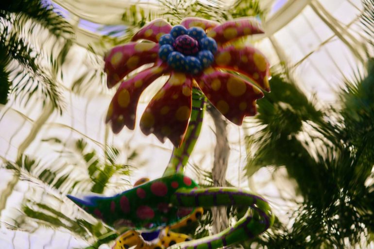 yayoi kusama cosmic nature bronx garden 6 Yayoi Kusama’s ‘Cosmic Nature’ Dots a Bronx Garden